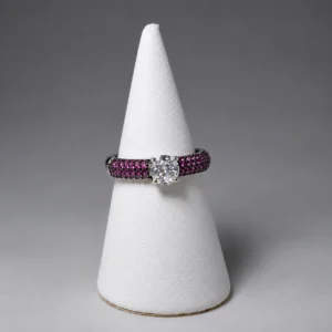 Anillo de plata Solitario Luxenter con circonita central y pavé rojo (Talla 16)